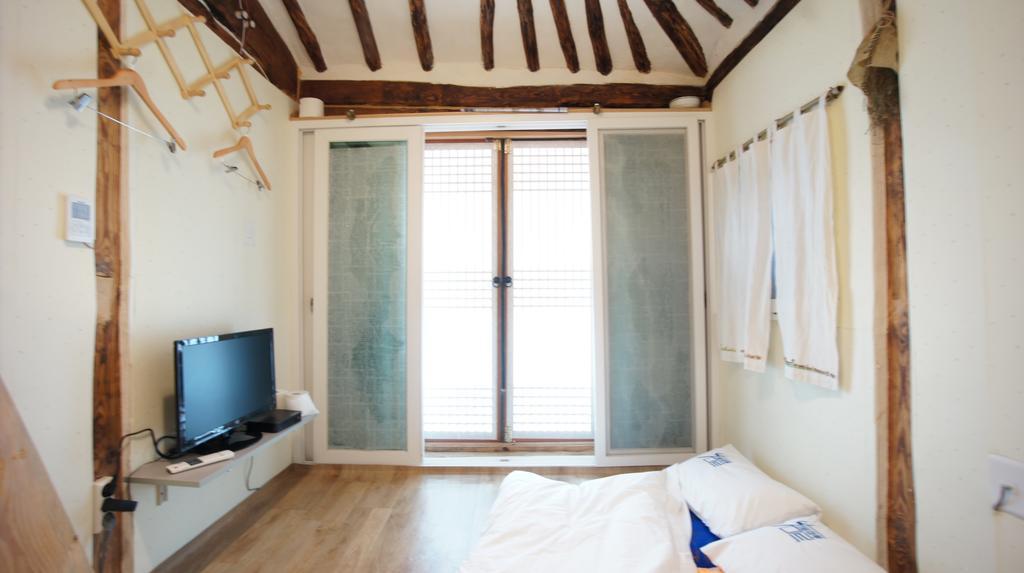 1928 Suimmaru Hanok Guesthouse Jeonju Phòng bức ảnh